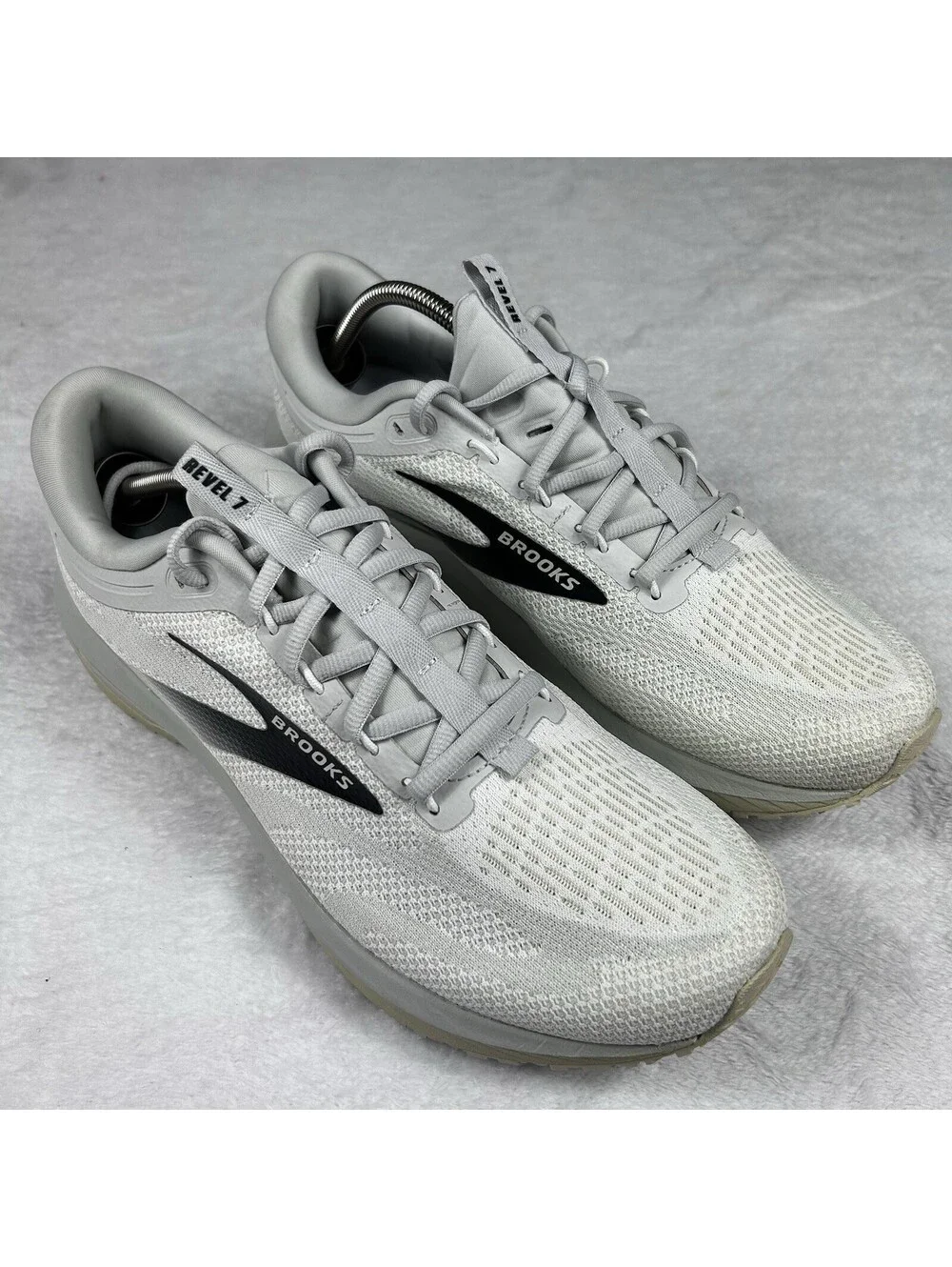 Brooks Revel 7 Running Shoes Men's Size 13 White Black Tan Athletic Sneakers